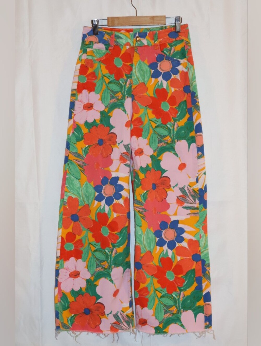 Gianni Bini Multicolored Floral Print Wide-Leg Jeans.